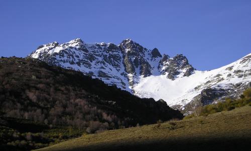 Por Valdenievas al alto del Pando